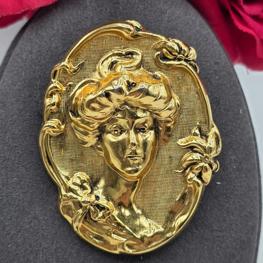 Vintage Art Nouveau Style Gibson Girl Brooch Gold Tone Lady Portrait Pin Cameo